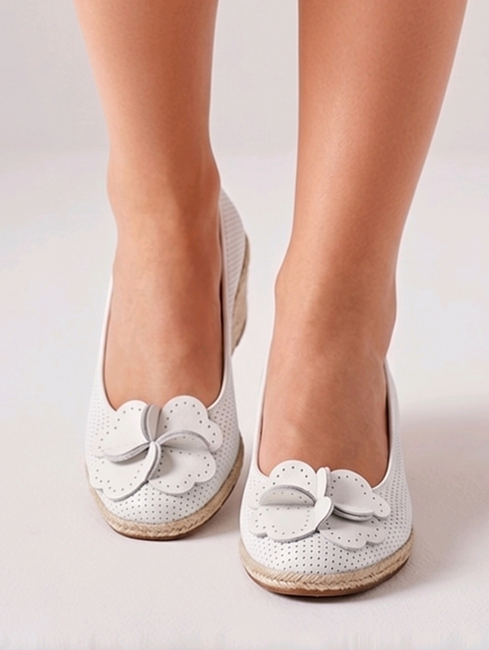 NWT Sesto Meucci White Nappa Mel Wedges with Flower ~8 1/2 N